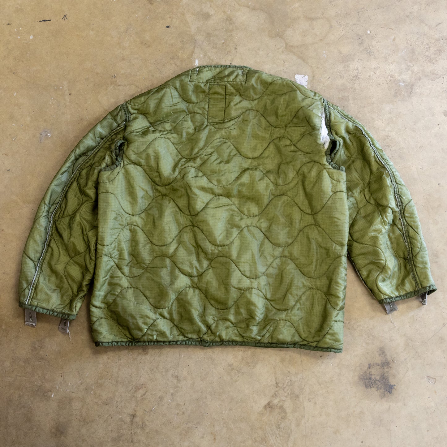 USGI Cold Weather Military Quilted Jacket Liner- Medium
